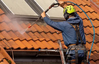 Démoussage et hydrofuge de toiture à Manois